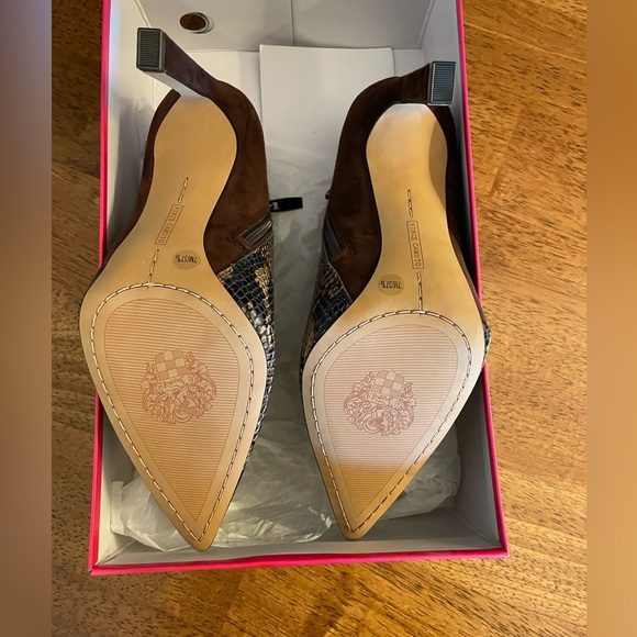 Vince Camuto Women's Sempren Ankle Boot, Size 7 - Picture 6 of 7